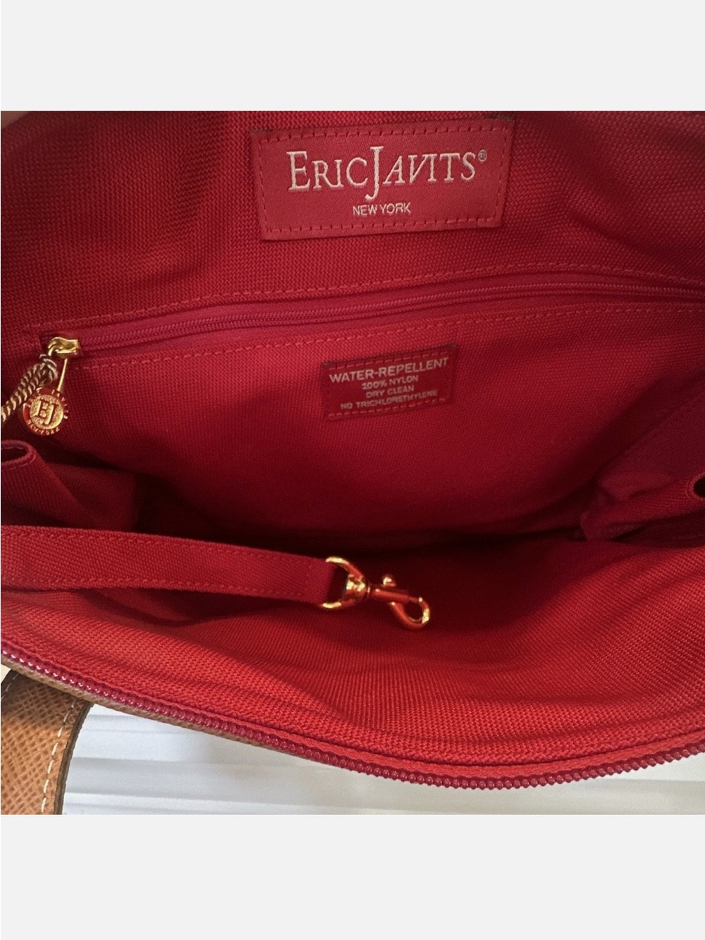NWT $440 Eric Javits Red Floral Embroidered Tote with Tan Trim and Gold Hardware - Picture 7 of 7